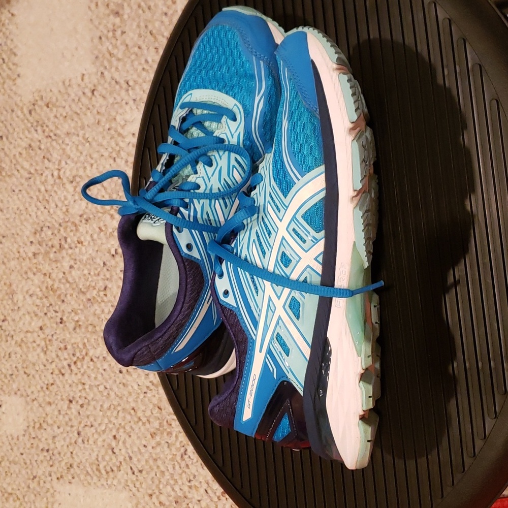 Asics GT-2000